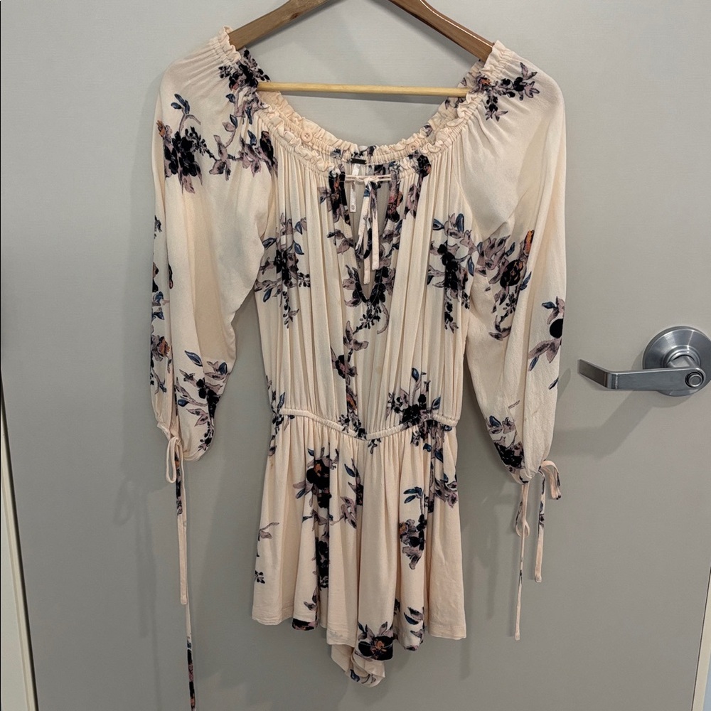 Free People light pale peach Romper So Devine Small Outfit XSmall